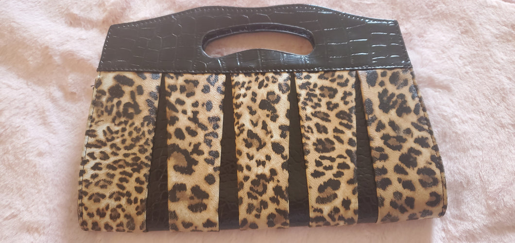 Leopard Clutch